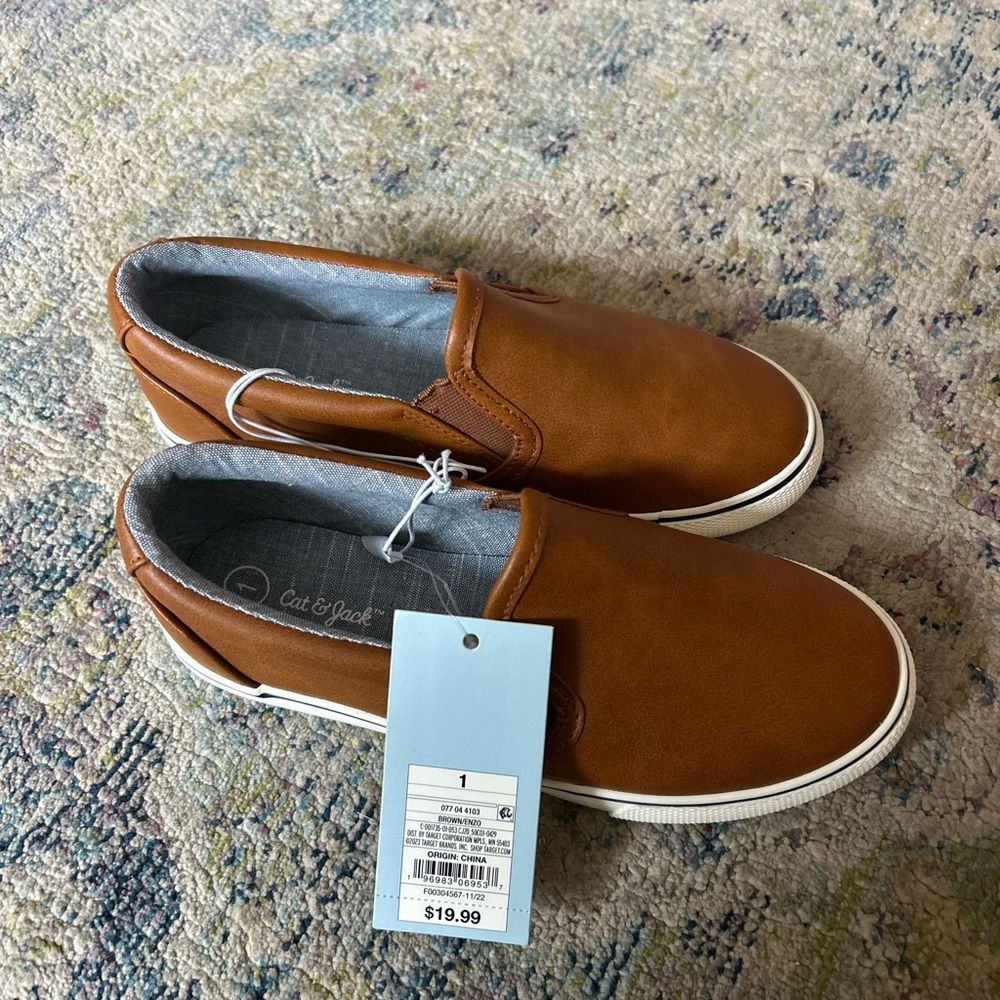 NWT - Cat & Jack Boy’s Slip-On Casual Shoes — Brown - Size 1
